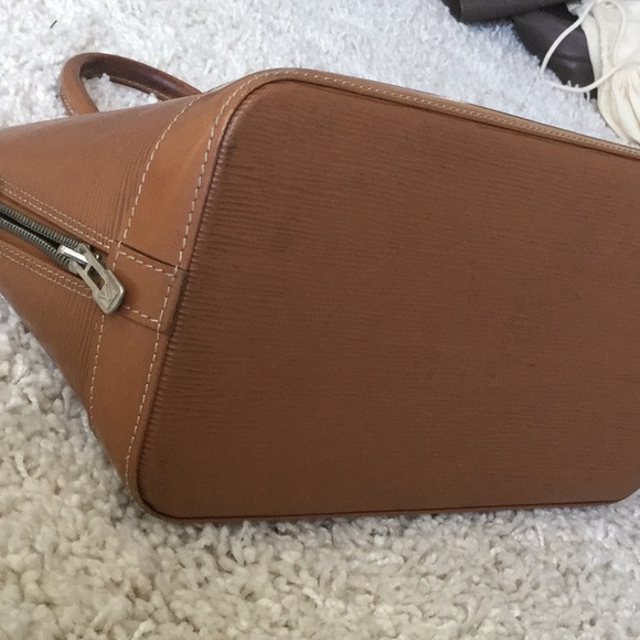 Louis Vuitton epi alma cannelle silver hardware - Picture 7 of 16